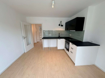 ***ERSTBEZUG NACH RENOVIERUNG – TOLLE 1,5 ZIMMERWOHNUNG MIT EINBAUKÜCHE UND BALKON***, 40237 Düsseldorf, Etagenwohnung