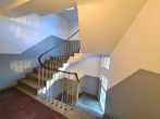 Treppenhaus - *ZENTRALE LAGE IN DÜSSELDORF* – 2 ZI WOHNUNG IN FRIEDRICHSTADT