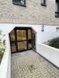 Hauseingang - *2 ZI WOHNUNG, TIEFGARAGE & BALKON* – IN NIEDERKASSEL