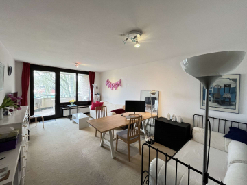 *2 ZI WOHNUNG, TIEFGARAGE & BALKON* – IN NIEDERKASSEL, 40547 Düsseldorf, Etagenwohnung