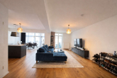 Wohnküche/Essbereich - ELEGANT RENOVIERTE 3-ZIMMER-WOHNUNG IN FLINGERN, FREI AB SOFORT