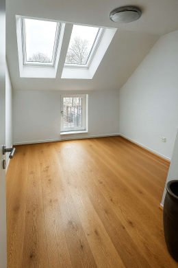 Elegante Maisonette mit Balkon – Zentral in Derendorf kernsaniert, 40476 Düsseldorf, Maisonettewohnung