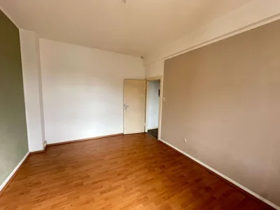 ATTRAKTIVE 1-ZIMMER-WOHNUNG MIT BALKON IN HAFENNÄHE, 40219 Düsseldorf, Etagenwohnung
