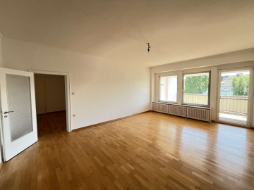 *LEERE 3 ZI WOHNUNG MIT 2 BALKONEN* – IM SCHÖNEN DÜSSELTAL, 40239 Düsseldorf, Dachgeschosswohnung