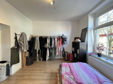 PERFEKT ALS INVESTMENT – RENOVIERTE 2 ZI WOHNUNG IN BILK, 40225 Düsseldorf, Etagenwohnung