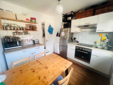 ***NETTE MIETER GESUCHT – GEMÜTLICHE 2 ZIMMER WOHNUNG MIT EINBAUKÜCHE UND BALKON***, 42699 Solingen, Etagenwohnung