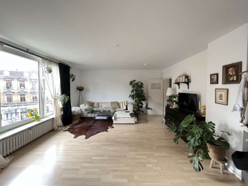 GEPFLEGTE 3 ZI WOHNUNG MIT BALKON – MITTEN IN UNTERBILK, 40219 Düsseldorf, Etagenwohnung