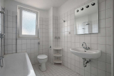 Badezimmer - -I| RENOVIERT & LEER || Schöne 2-Zi-Whg || PEMPELVESTMENT |I-