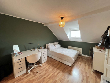 *VIEL POTENZIAL IM DÜSSELTAL* – WOHNUNGSPAKET MIT DACHBODEN, 40239 Düsseldorf, Dachgeschosswohnung