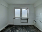 Küche - *LEERE TERRASSENWOHNUNG MIT 5 ZIMMERN* – IN ZENTRALER LAGE