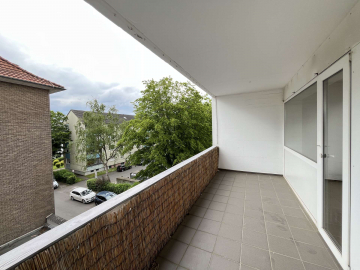 BEZUGSFREIE 2 ZI WOHNUNG MIT BALKON – WOHNEN IN DÜSSELDORF, 40468 Düsseldorf, Etagenwohnung