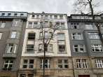 Hausansicht - *ZUSAMMENLEGEN LOHNT SICH* – MÖGLICHE 5 ZIMMER MIT 3 BALKONEN