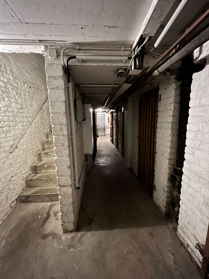 Keller