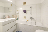 Badezimmer - -I| TOP-ANGEBOT || Schöne 4-Zi-Whg mit Balkon || PEMPELpartmens |I-