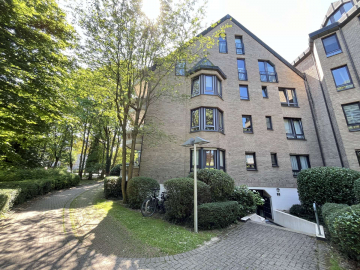 *MIT FENSTERN IN JEDEM RAUM* – HELLE 2 ZIMMER MIT TG, 40547 Düsseldorf, Etagenwohnung