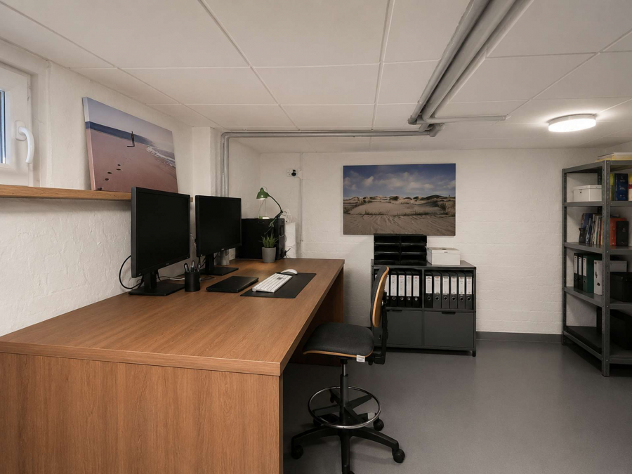 Keller mit Office Bereich