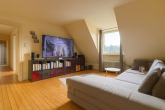 Wohnzimmer - -I| ÜBER DNE WOLKEN|| Traumhaftes Mansarden-Maisonette || LEBEN IM ZOOVIERTEL |I-