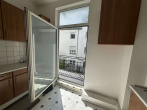 Küche - Balkon - Zentral gelegene 3-Zimmer-Wohnung mit Balkon