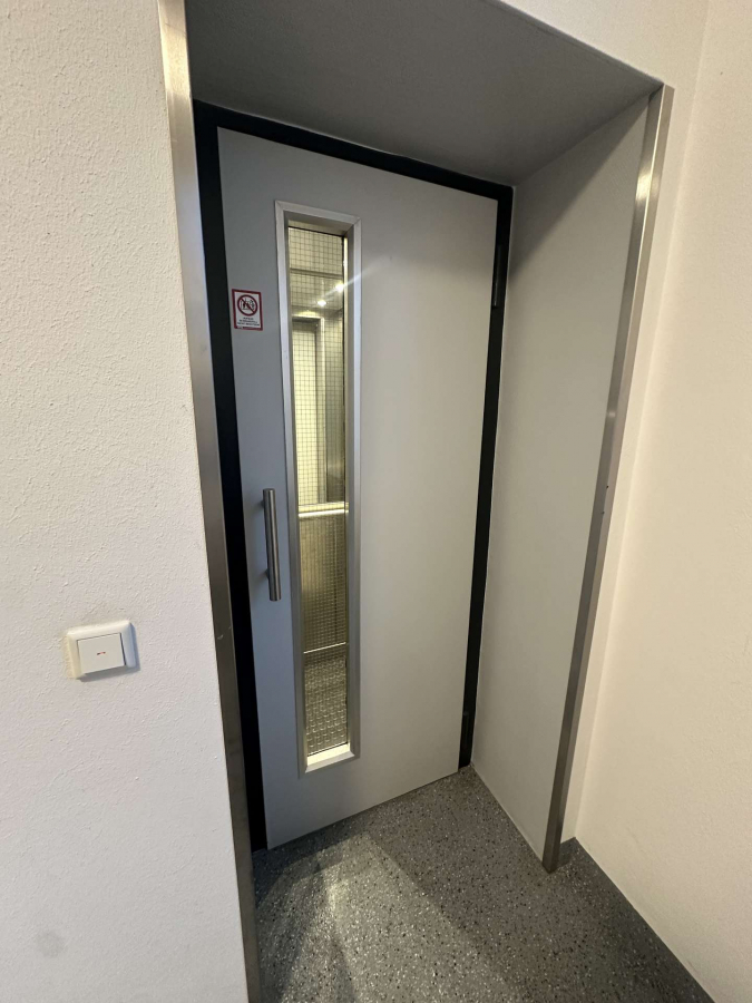 Treppenhaus - Aufzug