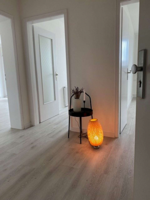 ***ERSTBEZUG NACH RENOVIERUNG – 3 ZIMMER WOHNUNG MIT BALKON IN KREFELD-HÜLS***, 47839 Krefeld, Etagenwohnung