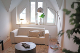 Wohnzimmer - *WUNDERSCHÖNE MAISONETTE WOHNUNG* – DIREKT AM VOLKSGARTEN