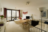 Wohnzimmer - SCHÖN GESCHNITTENE 2 ZI WOHNUNG MIT BALKON & TG – NIEDERKASSEL